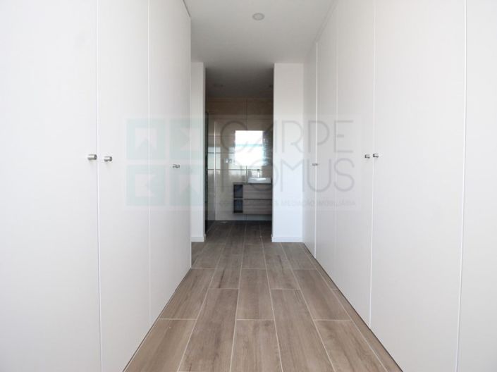 Image No.17-4 Bed House for sale