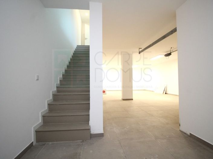 Image No.34-4 Bed House for sale