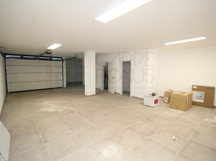 Image No.35-4 Bed House for sale