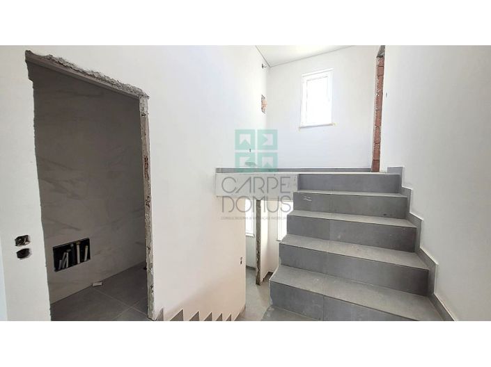 Image No.12-3 Bed House for sale