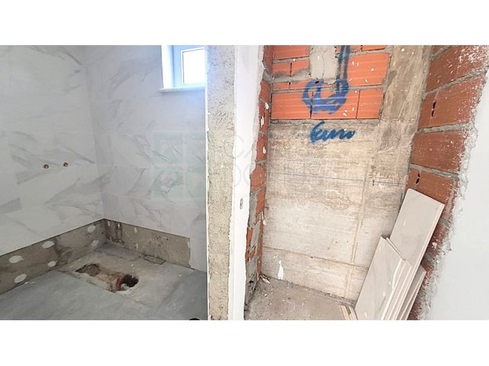 Image No.16-3 Bed House for sale