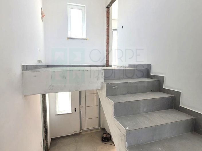 Image No.17-3 Bed House for sale