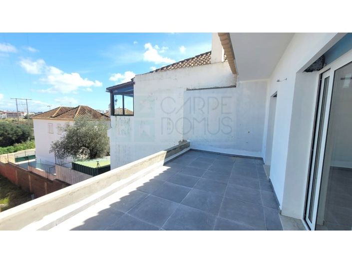 Image No.2-3 Bed House for sale