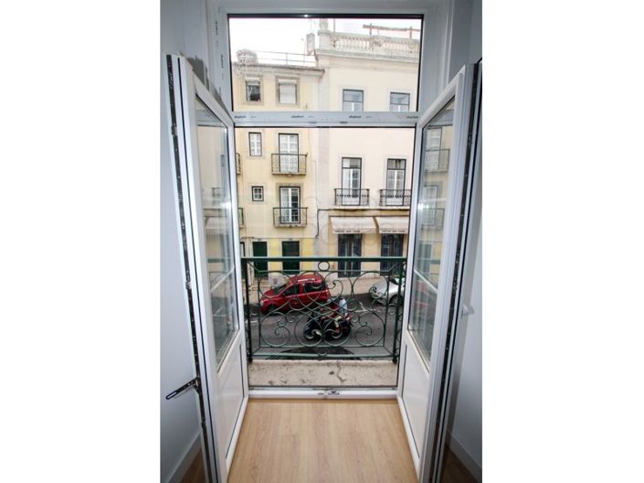 Image No.25-2 Bed Apartment for sale