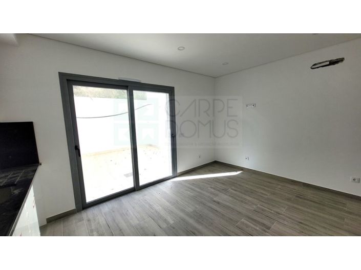 Image No.11-3 Bed House for sale