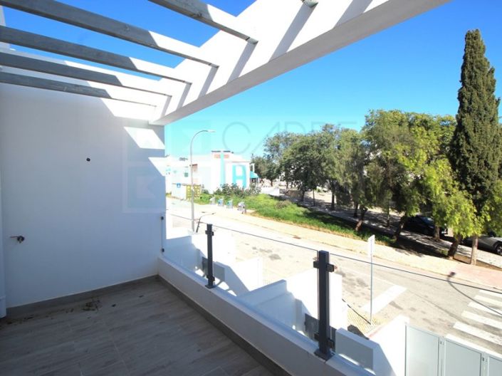 Image No.18-3 Bed House for sale