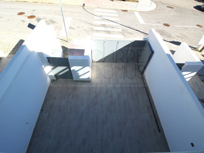 Image No.32-3 Bed House for sale