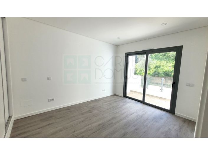 Image No.17-3 Bed House for sale