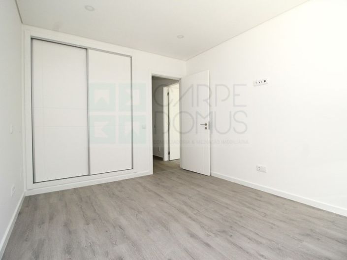 Image No.21-3 Bed House for sale