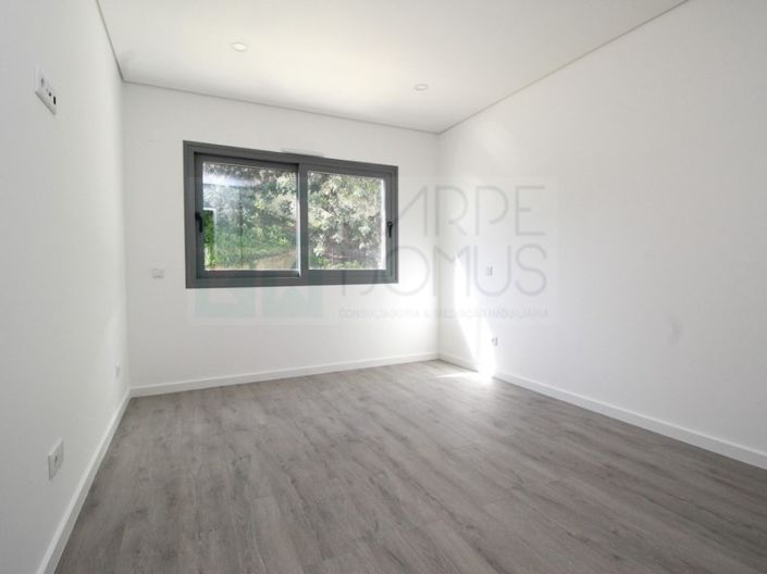 Image No.22-3 Bed House for sale