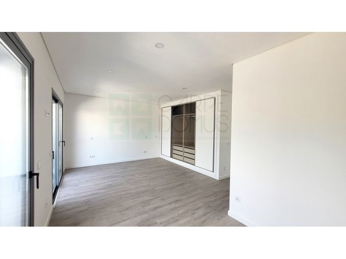 Image No.23-3 Bed House for sale