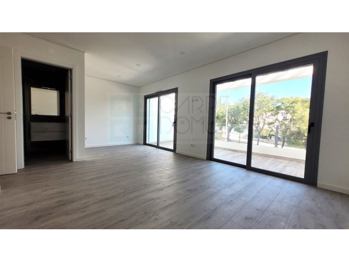 Image No.24-3 Bed House for sale