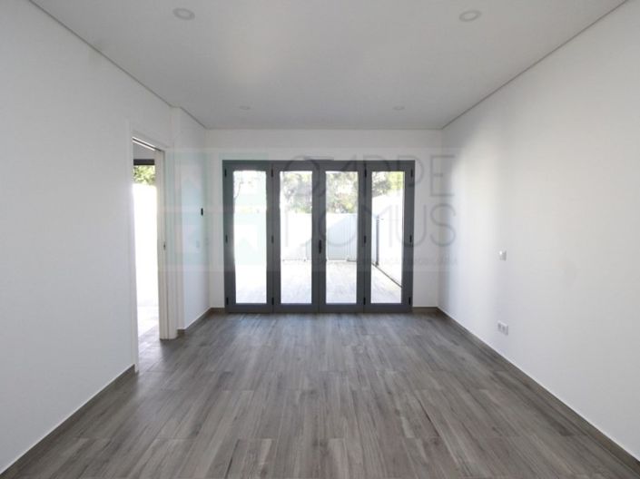 Image No.7-3 Bed House for sale