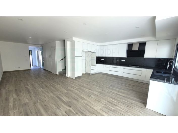 Image No.12-3 Bed House for sale