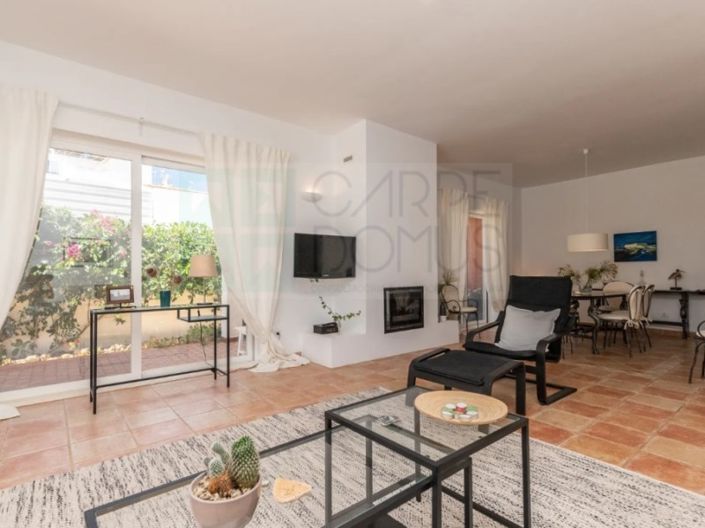 Image No.12-5 Bed House for sale