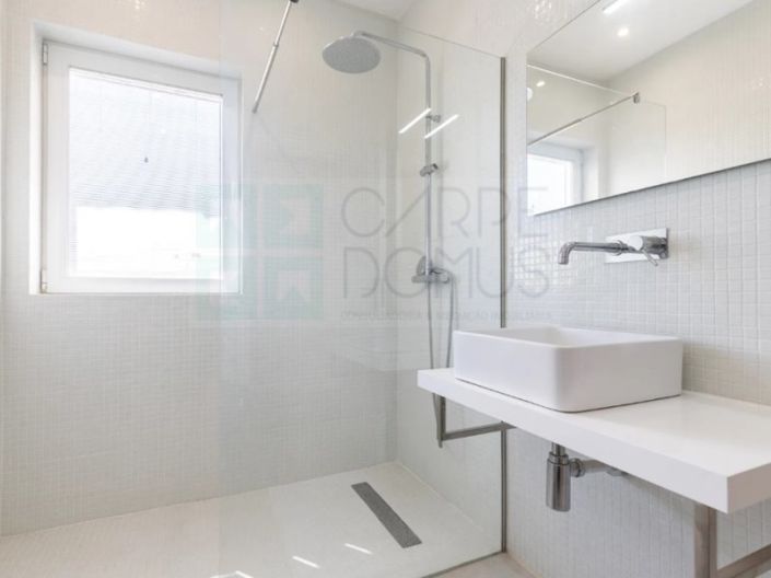 Image No.20-5 Bed House for sale