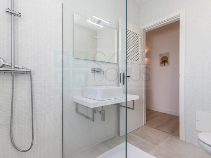 Image No.21-5 Bed House for sale