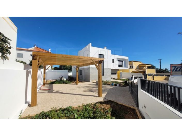 Image No.19-4 Bed House for sale