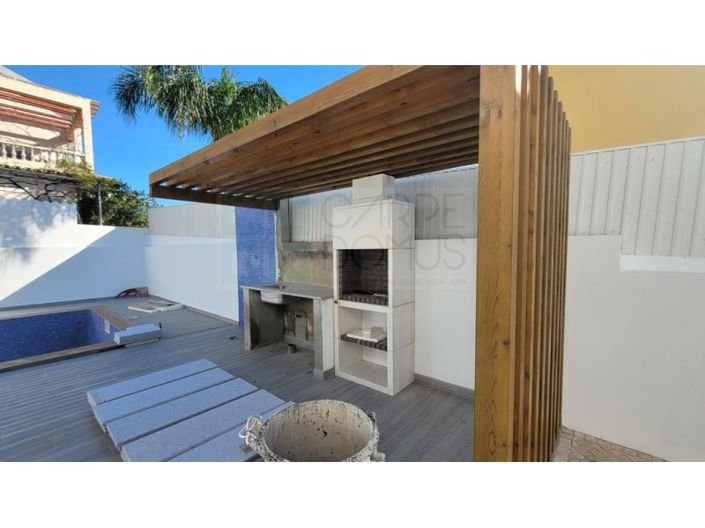 Image No.21-4 Bed House for sale