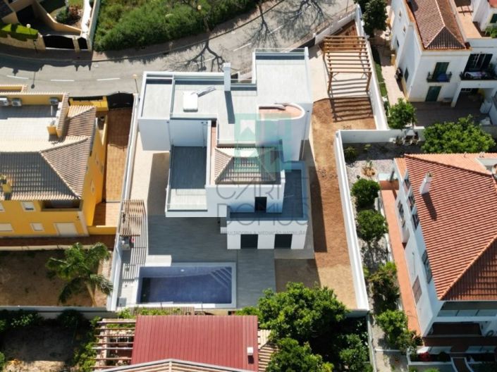 Image No.16-4 Bed House for sale