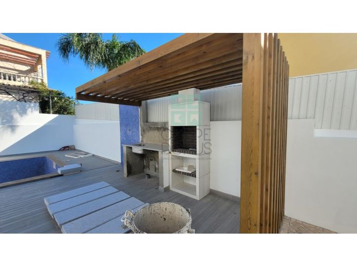 Image No.21-4 Bed House for sale