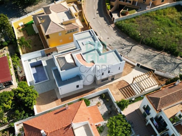 Image No.27-4 Bed House for sale