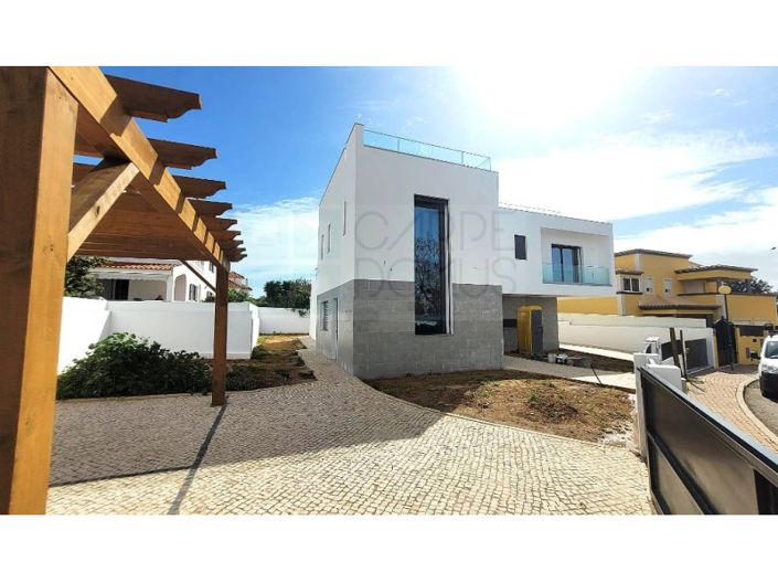 Image No.3-4 Bed House for sale