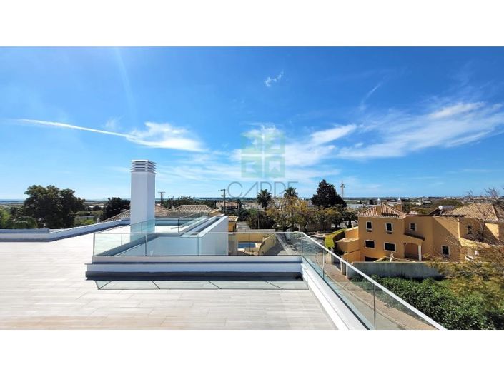 Image No.35-4 Bed House for sale