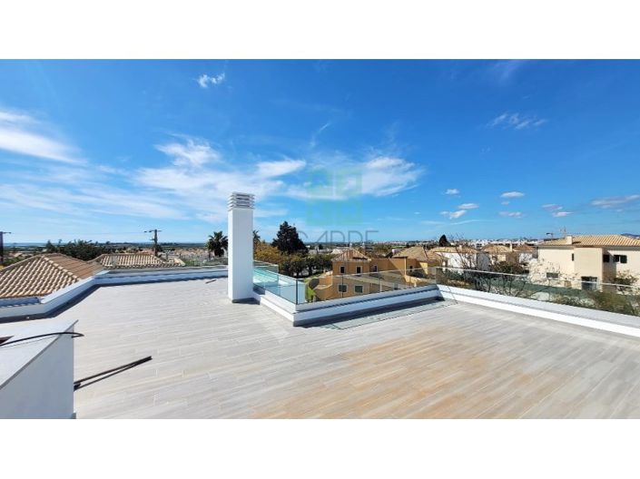 Image No.6-4 Bed House for sale