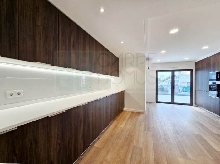 Image No.27-3 Bed Apartment for sale