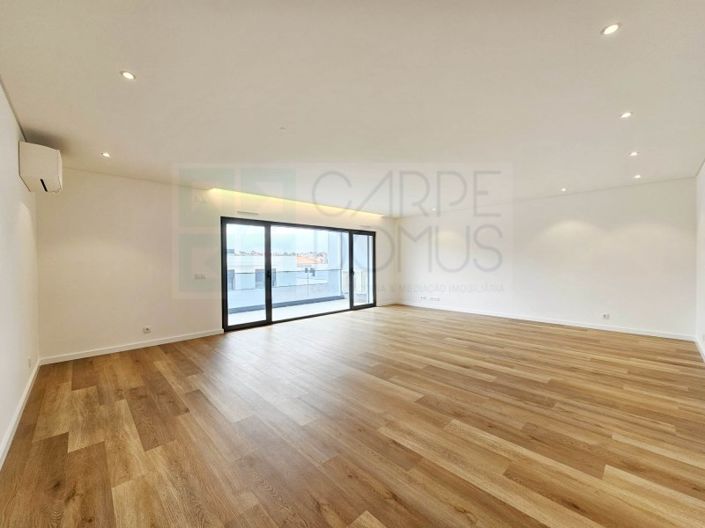 Image No.20-2 Bed Apartment for sale