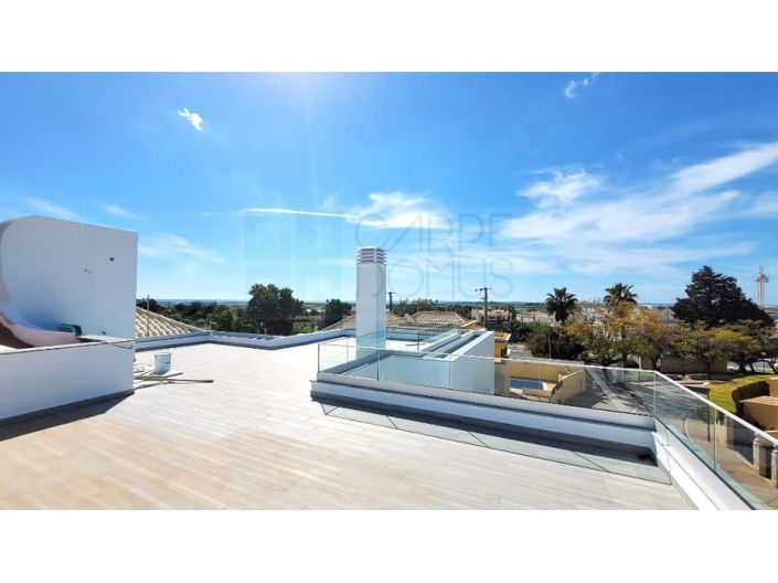 Image No.14-4 Bed House for sale