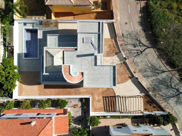 Image No.17-4 Bed House for sale