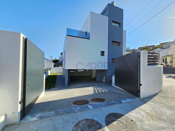 Image No.48-4 Bed House for sale