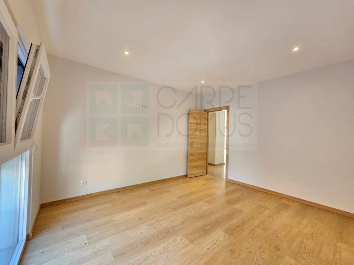 Image No.21-4 Bed House for sale