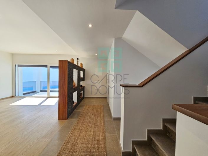 Image No.19-4 Bed House for sale