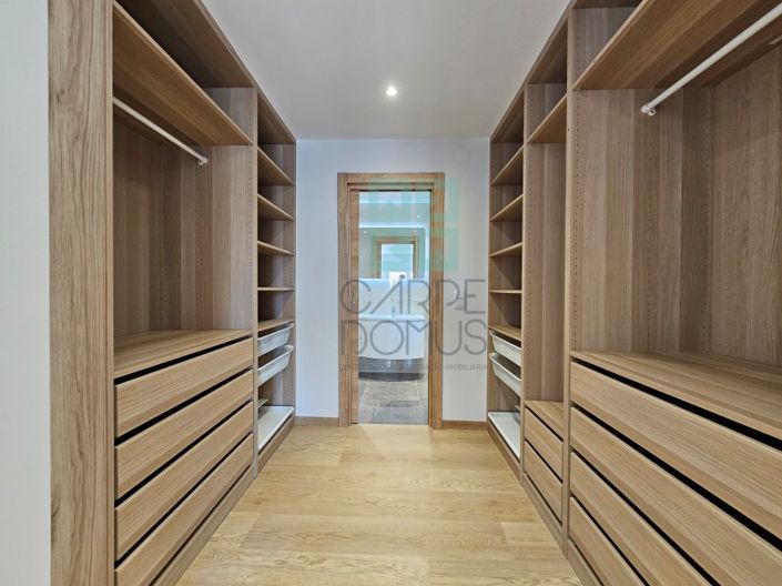 Image No.16-4 Bed House for sale