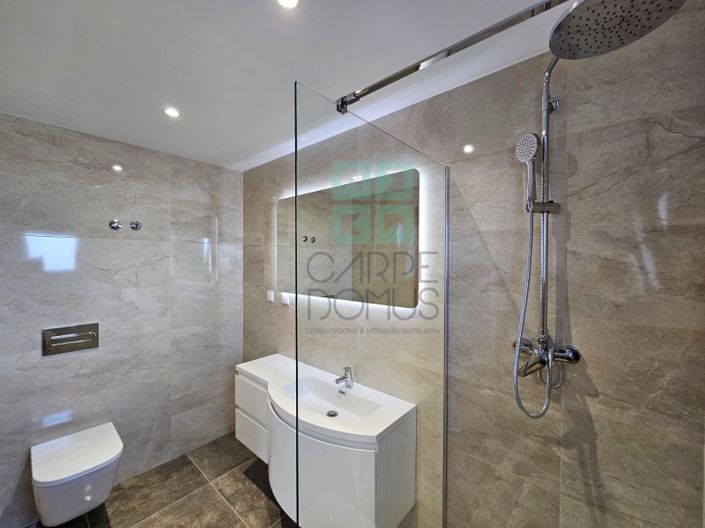 Image No.18-4 Bed House for sale