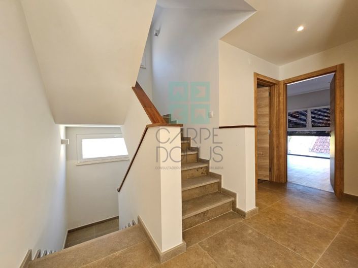 Image No.22-4 Bed House for sale