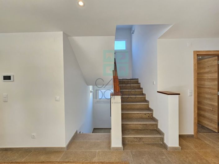 Image No.23-4 Bed House for sale