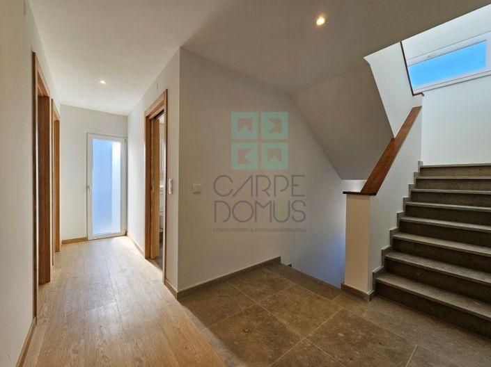 Image No.24-4 Bed House for sale