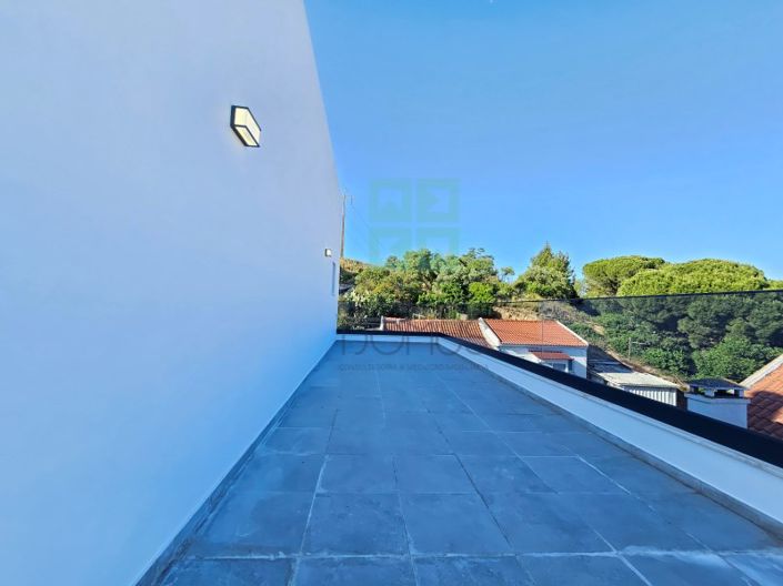 Image No.40-4 Bed House for sale