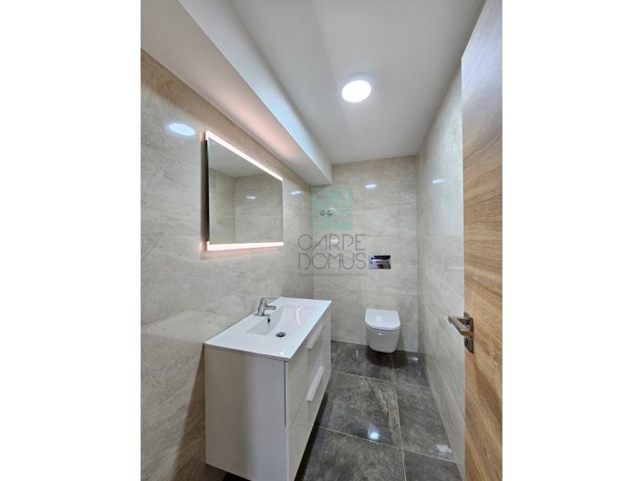 Image No.44-4 Bed House for sale