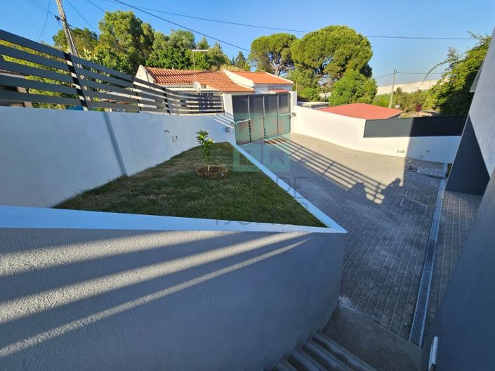 Image No.51-4 Bed House for sale