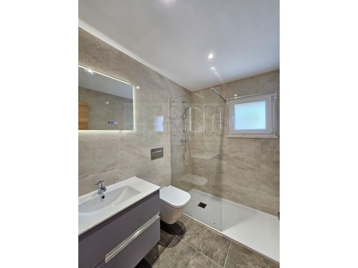 Image No.15-4 Bed House for sale