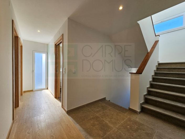 Image No.24-4 Bed House for sale