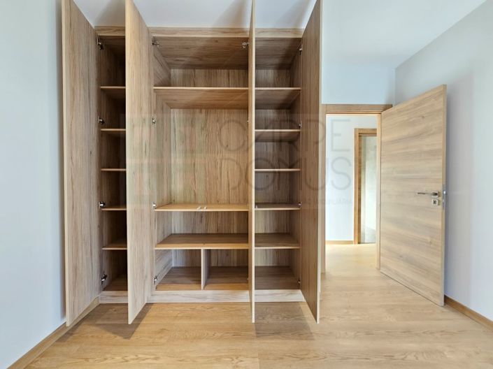 Image No.27-4 Bed House for sale