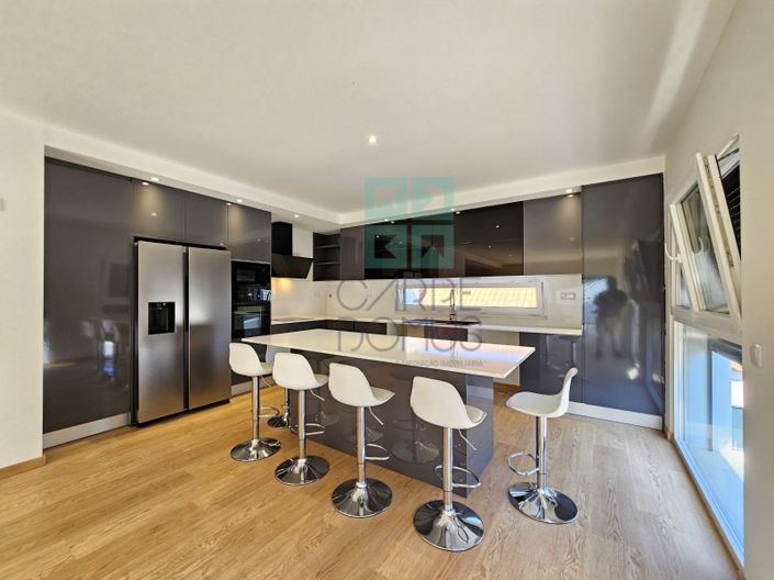 Image No.4-4 Bed House for sale