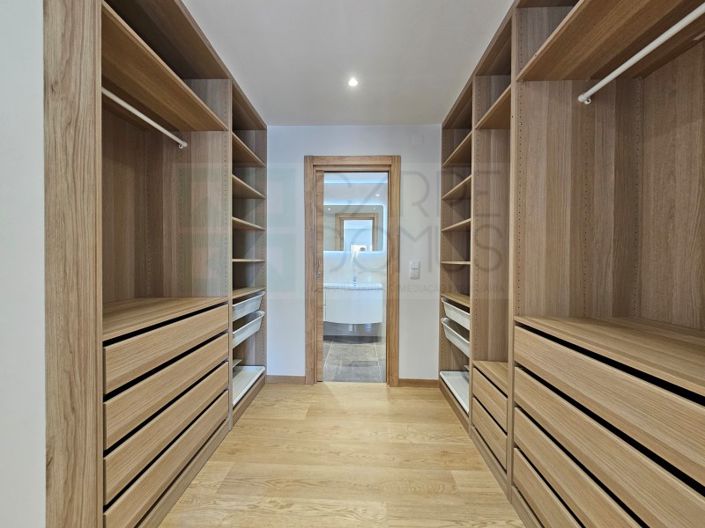 Image No.16-4 Bed House for sale