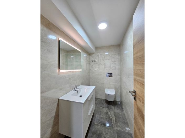 Image No.44-4 Bed House for sale